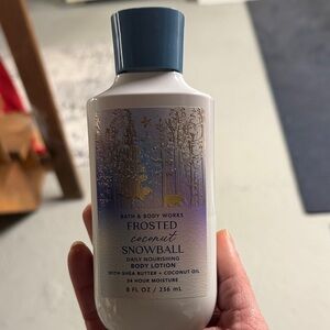 Bath & Body Works Frosted Coconut Snowball Body Lotion - White with Blue Cap